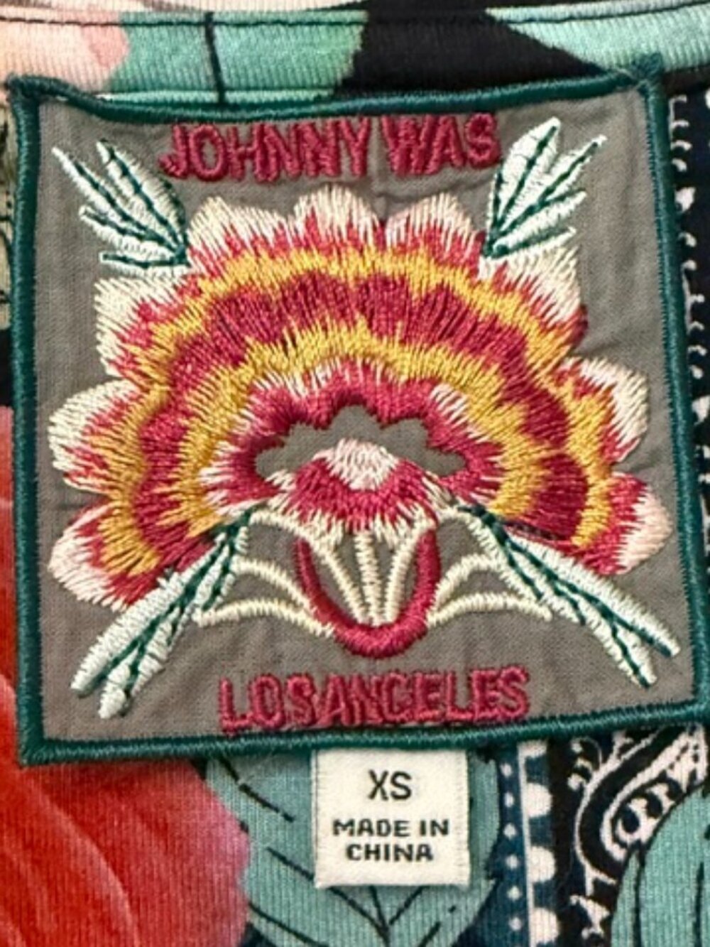Johnny Was The Janie Favorite Long Sleeve V-Neck Tee in Rosabel Size XS - Picture 5 of 5